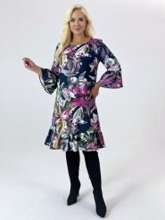 Granatowa sukienka Marcela z falbanami w kwiaty XXL OVERSIZE JESIEŃ. Niebieskie sukienki Moda Size Plus Iwanek, na spotkanie biznesowe, na jesień, s, z aplikacjami, z elastanu, eleganckie, bez kołnierzyka, bez ramiączek, mini, oversize. W wyprzedaży za 99.90 zł.