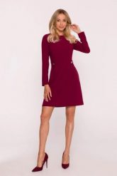 Elegancka sukienka trapezowa z patkami w talii bordowa. Czerwone sukienki Stylove, do pracy, l, bez wzorów, biznesowe, bez kołnierzyka, bez ramiączek, trapezowe. Za 249.00 zł.