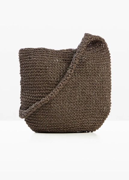 Słomkowa torba shopperka. Brązowe shopper bonprix, bez wzorów, bez dodatków. Za 99.99 zł.