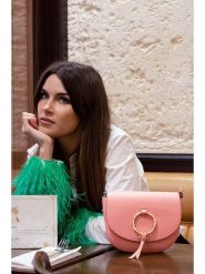 Victor & Hugo Paris Skórzana torebka "Christian" w kolorze różowym - 26 x 19 x 9 cm rozmiar: onesize. Różowe torby na ramię Victor & Hugo Paris, bez wzorów, z materiału, na ramię, bez dodatków. Za 217.99 zł.