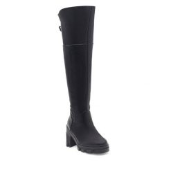 Kozaki DeeZee. Czarne kozaki DeeZee, bez obcasa, na słupku, bez zapięcia. Za 175.99 zł.