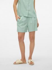 Vero Moda Szorty w kolorze miętowym rozmiar: XS. Zielone szorty Vero Moda, bez wzorów, z podwyższonym stanem. Za 24.17 zł.