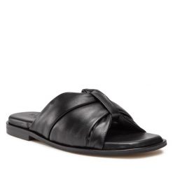 Klapki Badura. Czarne klapki Badura, bez wzorów, bez obcasa. Za 299.99 zł.
