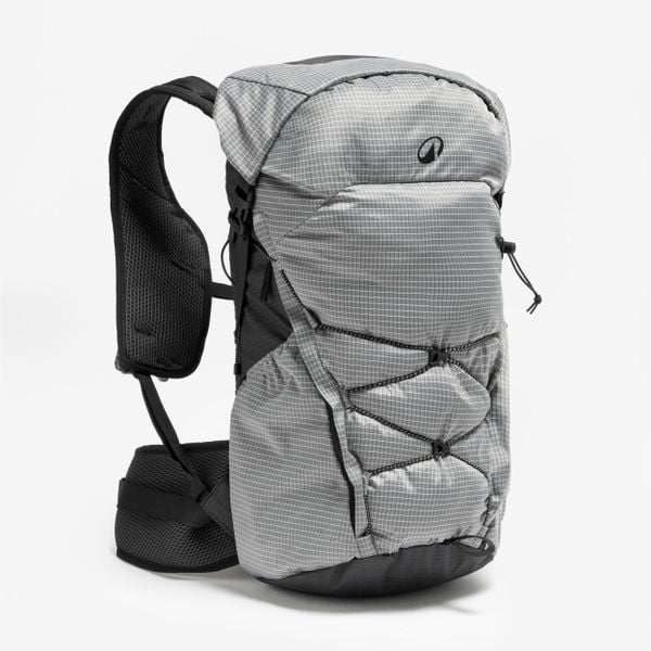 Plecak turystyczny Quechua MH500 Light 22 l. Czarne plecaki QUECHUA, bez wzorów. Za 269.99 zł.