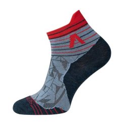 Skarpety merino Alpinus Kuldiga Low. Czerwone skarpety Alpinus, bez wzorów, z wełny. Za 49.00 zł.