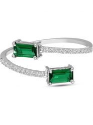 Vittoria Jewels Złoty pierścionek z diamentami i szmaragdami rozmiar: 47. Szare pierścionki Vittoria Jewels, z diamentem, złote. Za 1,753.99 zł.