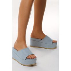 Niebieskie Klapki Very Warm. Niebieskie klapki Born2be, bez wzorów, bez obcasa, na platformie. Za 59.99 zł.