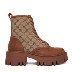 Trzewiki Nine West. Brązowe botki Nine West, bez wzorów, bez obcasa, na płaskiej podeszwie, bez zapięcia. Za 329.99 zł.