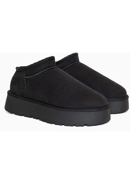 ISLAND BOOT Botki "Floella" w kolorze czarnym rozmiar: 41. Czarne botki Island Boot, bez wzorów, z materiału, bez obcasa, na platformie, bez zapięcia. Za 165.99 zł.