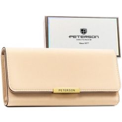 Beżowy portfel damski ze skóry ekologicznej zamykany na zatrzask Peterson PTN 006-THU. Brązowe portfele Peterson, bez wzorów, ze skóry ekologicznej. Za 69.99 zł.