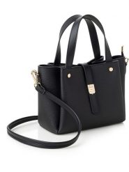 Vince Camuto Torebka "Bellagio" w kolorze czarnym - 25 x 19 x 11 cm rozmiar: onesize. Czarne torby na ramię Vince Camuto, bez wzorów, z materiału, przez ramię, bez dodatków. Za 255.95 zł.