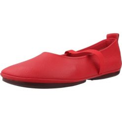 Sandały CAMPER GOBI ISLA Czerwony. Czerwone sandały Camper, bez wzorów, ze skóry, bez obcasa, bez zapięcia. Za 575.90 zł.