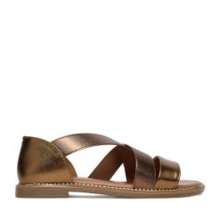 Sandały Lasocki. Brązowe sandały Lasocki, bez wzorów, bez obcasa, na płaskiej podeszwie, bez zapięcia. Za 139.99 zł.