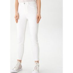 Jeansy high waist skinny - Biały. Jeansy House. Za 89.99 zł.