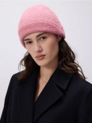 Czapka z domieszką alpaki - brudny róż. Czerwone czapki Reserved, bez wzorów. W wyprzedaży za 19.99 zł.