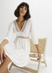 Sukienka tunikowa z miękkiej mieszanki wiskozy. Białe sukienki bonprix, bez wzorów, z koronki, bez kołnierzyka, bez ramiączek. Za 129.99 zł.