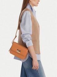 Nine West Torebka CEO-Zuro-LDA8705 Brązowy. Brązowe listonoszki Nine West, bez wzorów, z materiału, bez dodatków. Za 199.99 zł.