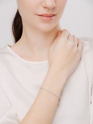 Pandora Srebrna bransoletka z cyrkoniami rozmiar: 16. Różowe bransoletki Pandora, z cyrkonią, srebrne. Za 261.57 zł.