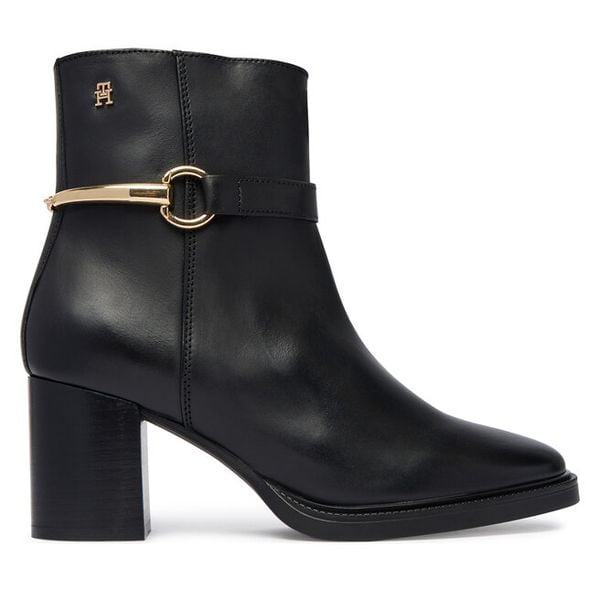 Botki Tommy Hilfiger. Czarne botki TOMMY HILFIGER, bez wzorów, bez obcasa, na słupku, bez zapięcia. Za 849.99 zł.