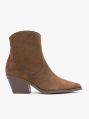 Brązowe botki kowbojki welurowe. Brązowe botki Ryłko, bez wzorów, ze skóry, za kostkę, bez obcasa, na obcasie, bez zapięcia. Za 479.99 zł.