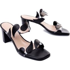 BRENDA ZARO 4307A mts Czarny, klapki damskie. Czarne klapki Brenda Zaro, bez wzorów, bez obcasa, na obcasie. Za 359.90 zł.