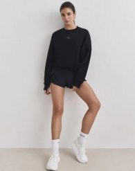 Damska bluza biegowa oddychająca, odprowadzająca wilgoć Le Run czarna. Czarne bluzy AIM'N, s, bez wzorów, z bawełny, bez kaptura. Za 387.00 zł.