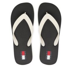 Japonki Tommy Jeans. Czarne klapki Tommy Jeans, bez wzorów, z jeansu, bez obcasa. Za 129.99 zł.