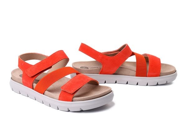 DR. BRINKMANN 710270-62 orange, sandały damskie. Brązowe sandały Dr. Brinkmann, bez wzorów, ze skóry, bez obcasa, bez zapięcia. Za 329.90 zł.