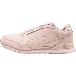 Buty sportowe damskie Puma ST Runner V3 L. Czerwone obuwie sportowe Puma, z gumy, bez zapięcia, trekkingowe. Za 199.99 zł.