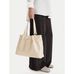 Torebka Lasocki. Shopper Lasocki, bez wzorów, bez dodatków. Za 199.99 zł.