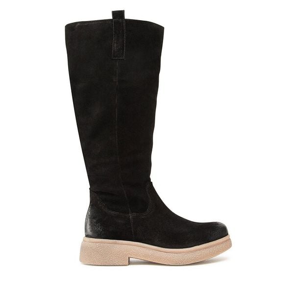 Kozaki Lasocki. Czarne kozaki Lasocki, bez obcasa, na płaskiej podeszwie, bez zapięcia. Za 349.99 zł.