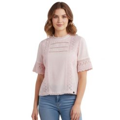 Bluzka treningowa damska Superdry Annie. Czerwone bielizna sportowa Superdry, w ażurowe wzory, z wiskozy. Za 157.55 zł.