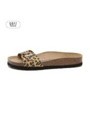 Teegu Klapki w kolorze beżowo-brązowym rozmiar: 36. Brązowe klapki teegu, bez wzorów, z otwartym noskiem, bez obcasa. Za 130.99 zł.