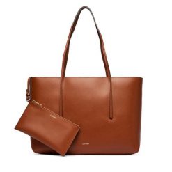 Torebka Calvin Klein. Brązowe shopper Calvin Klein, bez wzorów, bez dodatków. Za 649.99 zł.