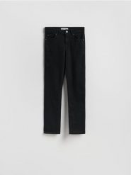 Jeansy boyfriend - czarny. Czarne jeansy Reserved, bez wzorów. Za 119.99 zł.