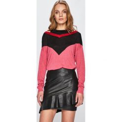 Silvian Heach - Sweter. Czerwone swetry Silvian Heach, l, bez wzorów, z dzianiny, bez ramiączek. W wyprzedaży za 199.90 zł.