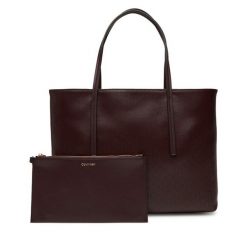 Torebka Calvin Klein. Czerwone torebki klasyczne Calvin Klein, bez wzorów, bez dodatków. Za 649.99 zł.