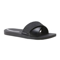 Klapki basenowe damskie Ipanema Street II Fem. Czarne klapki Ipanema, bez wzorów, z gumy, bez obcasa, na płaskiej podeszwie. Za 73.99 zł.