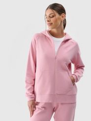 4F Bluza w kolorze jasnoróżowym rozmiar: M. Różowe bluzy 4f, m, bez wzorów, bez kaptura. Za 118.84 zł.
