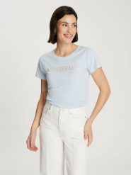 Cross Jeans Koszulka w kolorze błękitnym rozmiar: M. Niebieskie bluzki Cross Jeans, m, bez wzorów, z bawełny, bez kołnierzyka, bez ramiączek. Za 57.06 zł.