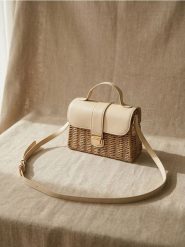 Pleciona torebka na ramię z klapką - kremowy. Białe torby na ramię Sinsay, bez wzorów, na ramię, bez dodatków. Za 59.99 zł.