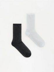 Skarpetki z metalizowaną nicią 2 pack - czarny. Czarne skarpety Reserved, bez wzorów. Za 29.99 zł.