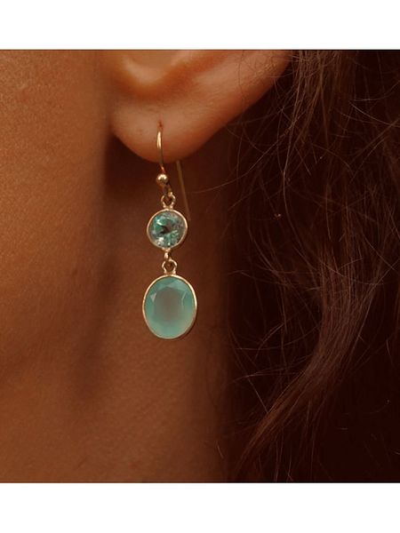 Les Petites Précieuses Pozłacane kolczyki z kamieniami ozdobnymi rozmiar: onesize. Niebieskie kolczyki Les Petites Précieuses, z topazem, pozłacane, z zapięciem typu bigiel. Za 113.99 zł.