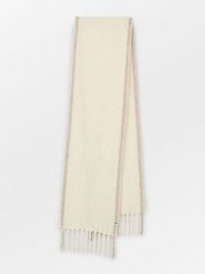 Becksöndergaard Szal w kolorze białym - 210 x 26 cm rozmiar: onesize. Białe szaliki Becksöndergaard, bez wzorów, z materiału. Za 295.99 zł.