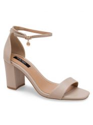 Nine West Sandały WFA2647-1 Beżowy. Brązowe sandały Nine West, bez wzorów, ze skóry, bez obcasa, na słupku, bez zapięcia. Za 229.99 zł.