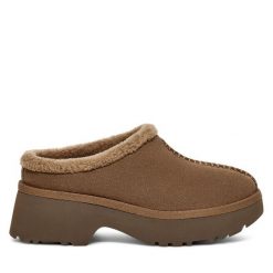 Klapki Ugg. Brązowe klapki UGG, bez wzorów, bez obcasa. Za 629.99 zł.