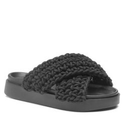 Klapki Inuikii. Czarne klapki Inuikii, bez wzorów, bez obcasa. Za 759.99 zł.