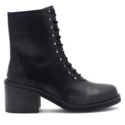 Trzewiki Sergio Bardi. Czarne botki Sergio Bardi, bez wzorów, bez obcasa, na słupku, bez zapięcia. Za 184.99 zł.