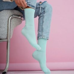 Miętowe skarpetki damskie 1224. Zielone skarpety Milena, bez wzorów, z bawełny. Za 16.90 zł.