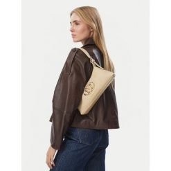 Torebka LOVE MOSCHINO. Brązowe torebki klasyczne Love Moschino, bez wzorów, bez dodatków. Za 729.99 zł.